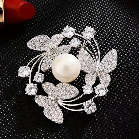 Butterfly Rhinestone Pearl Brooch Pin - Picture 1 of 3
